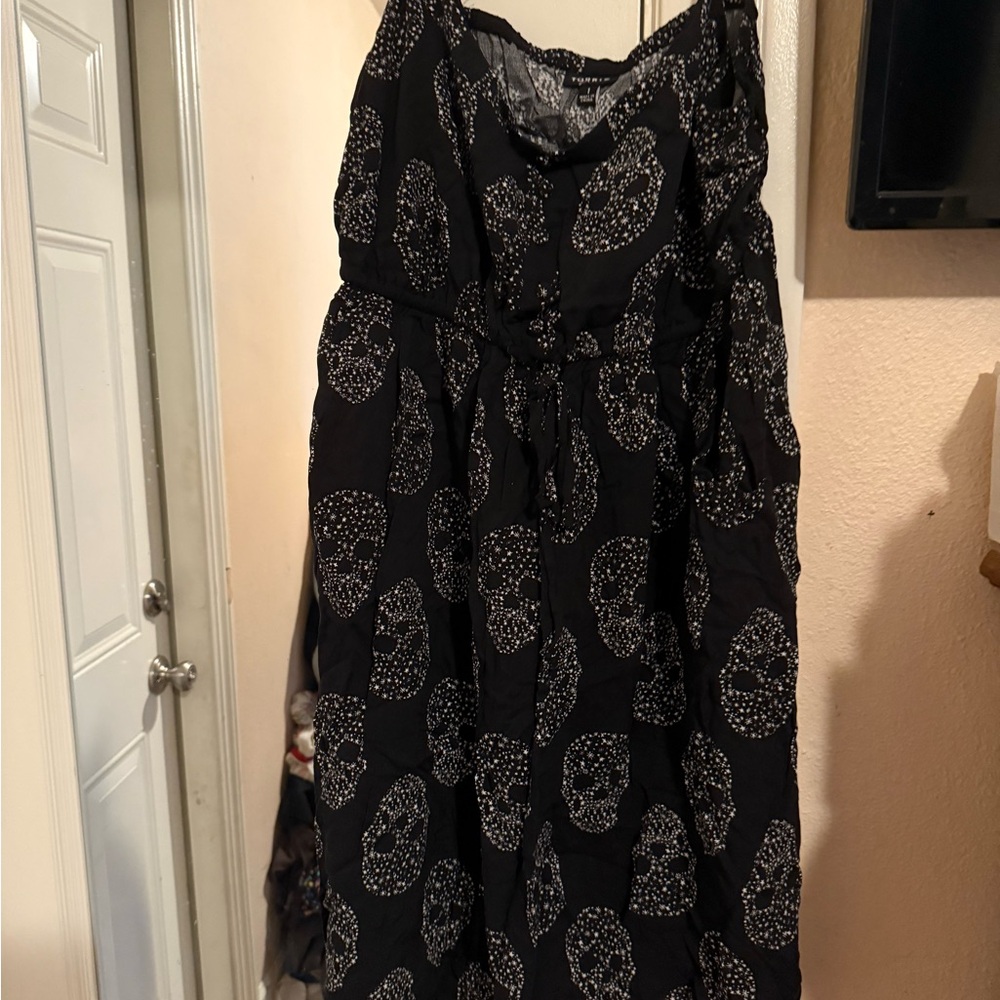 Torrid Black Dress with White Starry Skull Design Size 1 Torrid